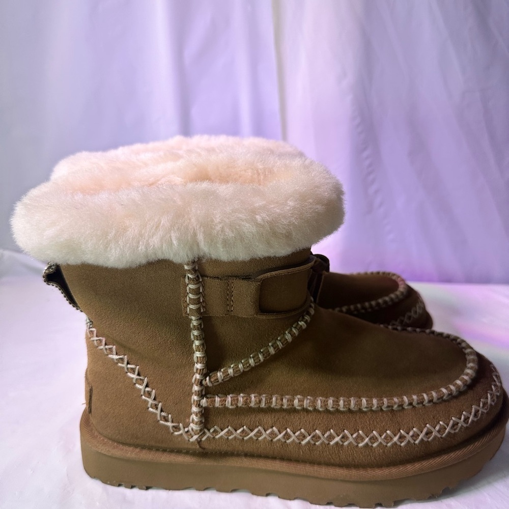 UGG Tan Winter Boots with Cream Fur - Picture 5 of 7